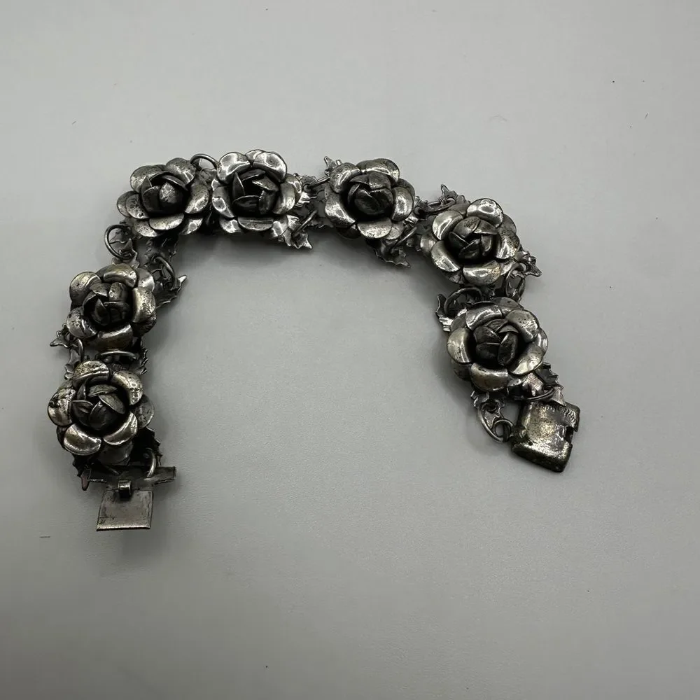 Vintage flower and‎ leaf bracelet stamped “silver made” Mexico!